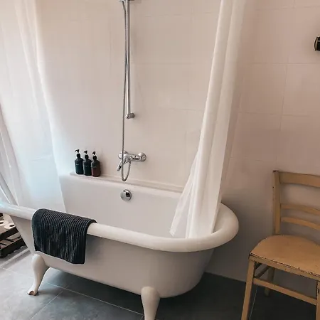 Altes Dorfhaus Sechzehneichen Διαμέρισμα *