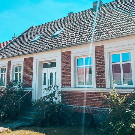 Altes Dorfhaus Sechzehneichen *