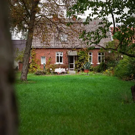 Altes Dorfhaus Sechzehneichen * Wusterhausen